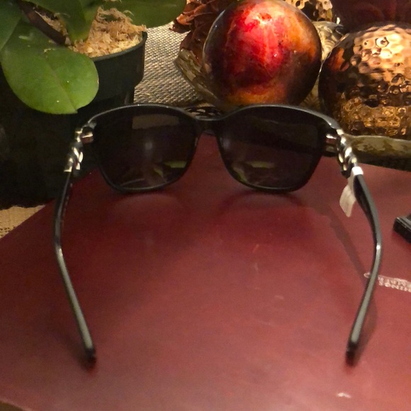 Sunglasses - Picture 4 of 5